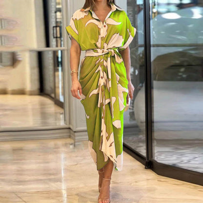 Robe chemisier taille haute à manches courtes et revers imprimés